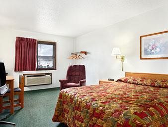 Super 8 By Wyndham Airport 2*