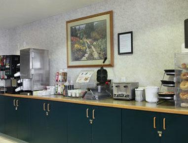 Hotel Super 8 By Wyndham Airport Fargo