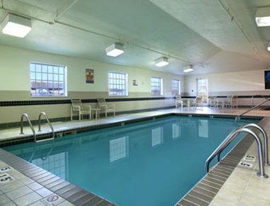 Hotel Super 8 By Wyndham Airport 2*